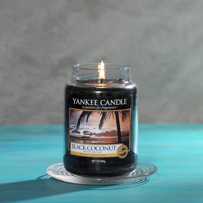 Ароматическая свеча в банке, чёрный кокос, время горения до 150 часов Yankee Candle